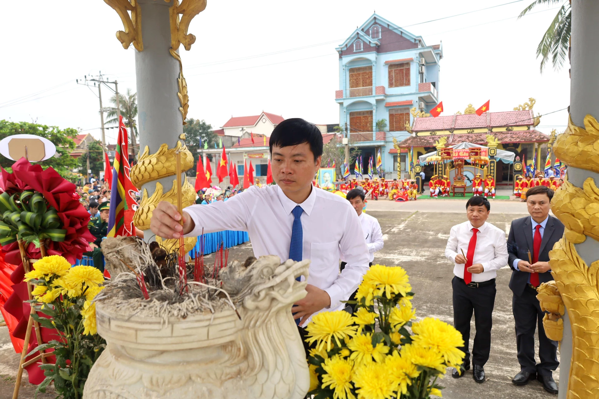 Nghi thức tế Thần Ngư trong lễ hội cầu ngư ở Cảnh Dương - : V.Minh
