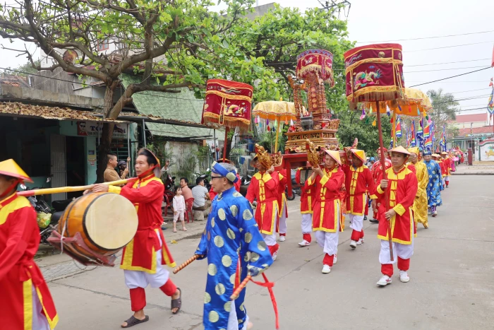 Rộn ràng lễ cầu ngư và ra quân đánh bắt hải sản ở làng biển Cảnh Dương