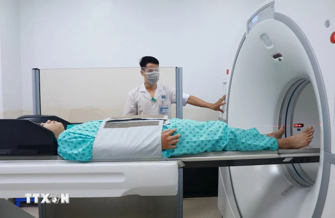 Người dân được điều trị tại cơ ngơi khang trang của Bệnh viện Ung bướu Thành phố Hồ Chí Minh cơ sở 2. (Ảnh: Đinh Hằng/TTXVN)