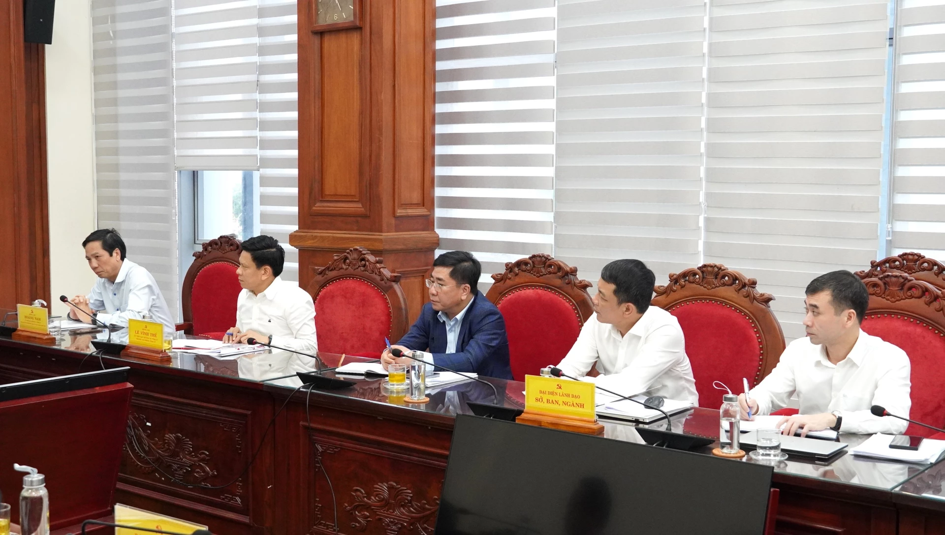 Đại biểu tham dự buổi làm việc - Ảnh: QV