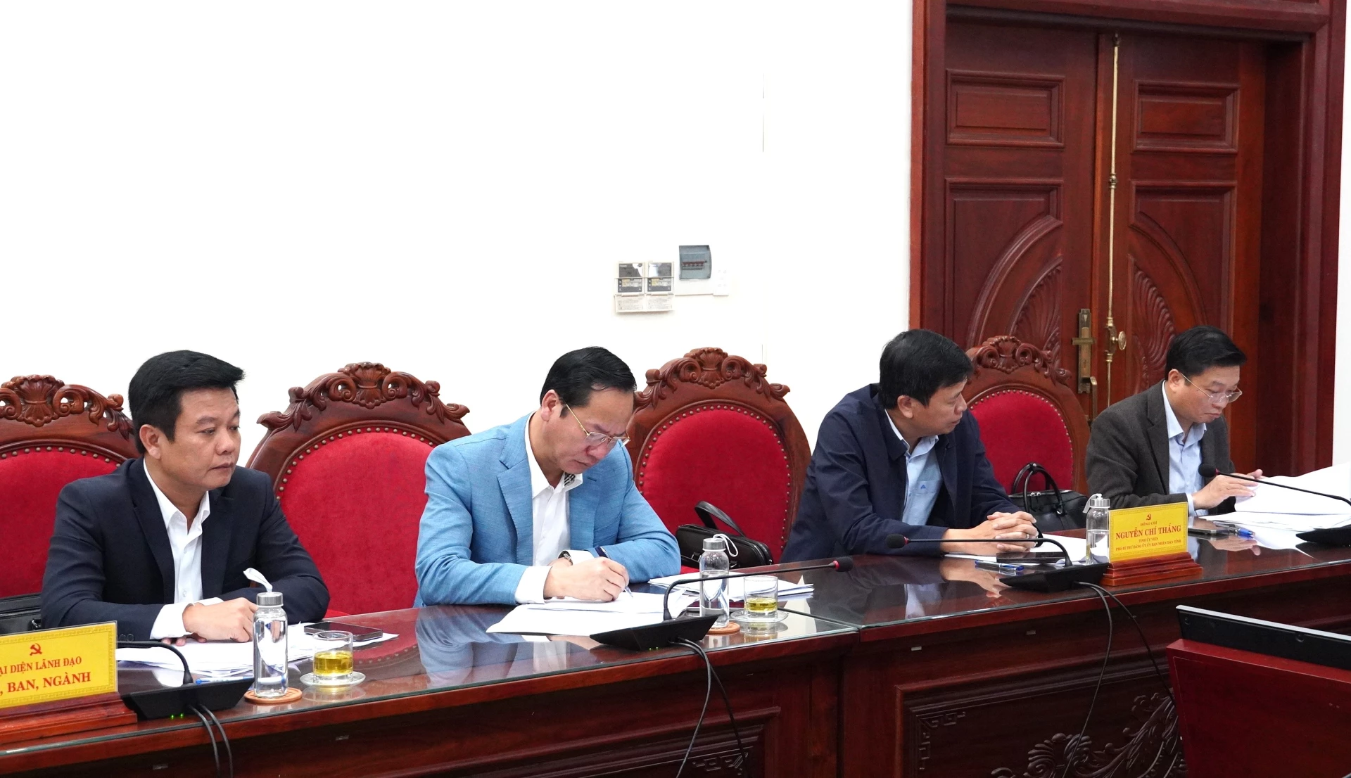 Đại biểu tham dự buổi làm việc - Ảnh: QV