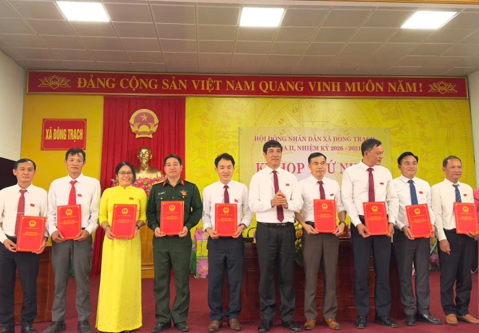 Kỳ họp thứ I, HĐND xã Đông Trạch: Thông qua nhiều nghị quyết quan trọng