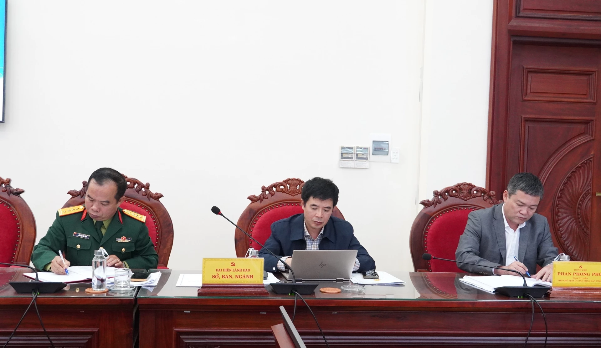 Đại biểu tham dự buổi làm việc - Ảnh: QV