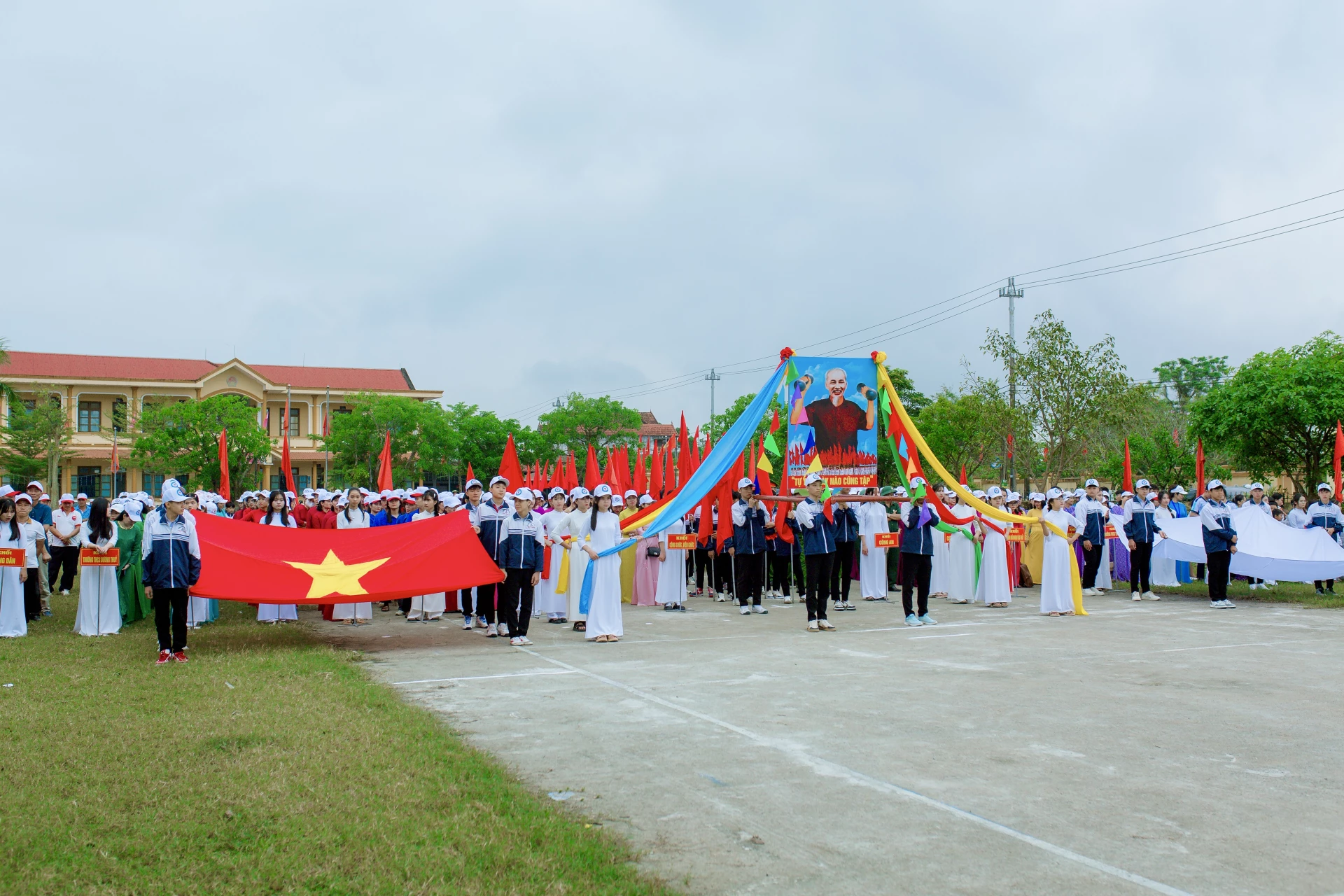 Lễ khai mạc Đại hội Thể dục-thể thao xã Tân Mỹ được tổ chức trang trọng với các nghi thức theo kế hoạch. Ảnh T.A