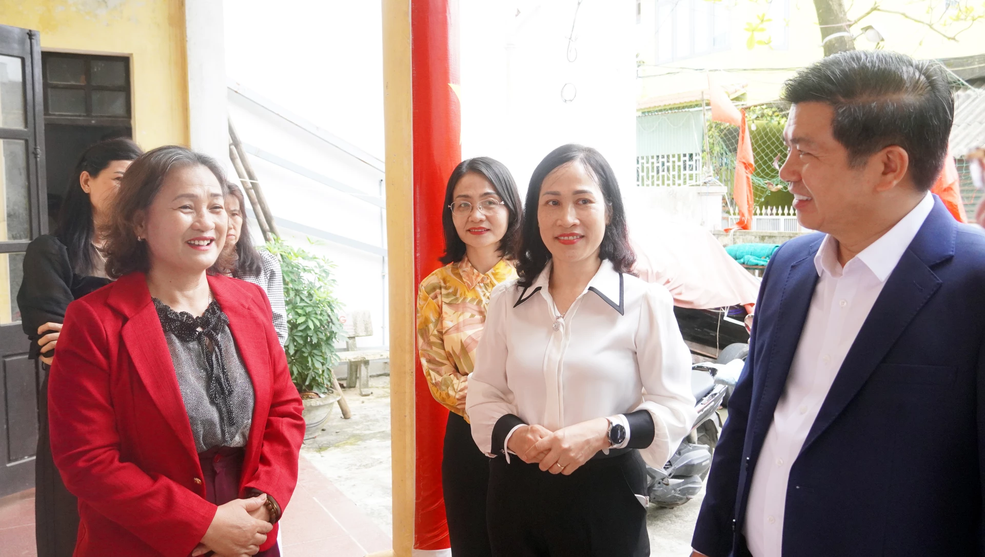 Lan tỏa khí thế hướng về ngày hội toàn dân