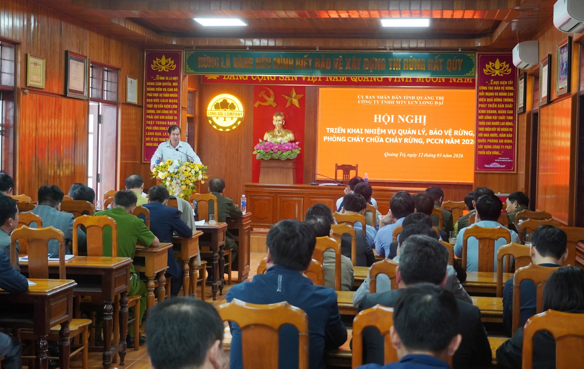 Quang cảnh hội nghị - Ảnh: X.P