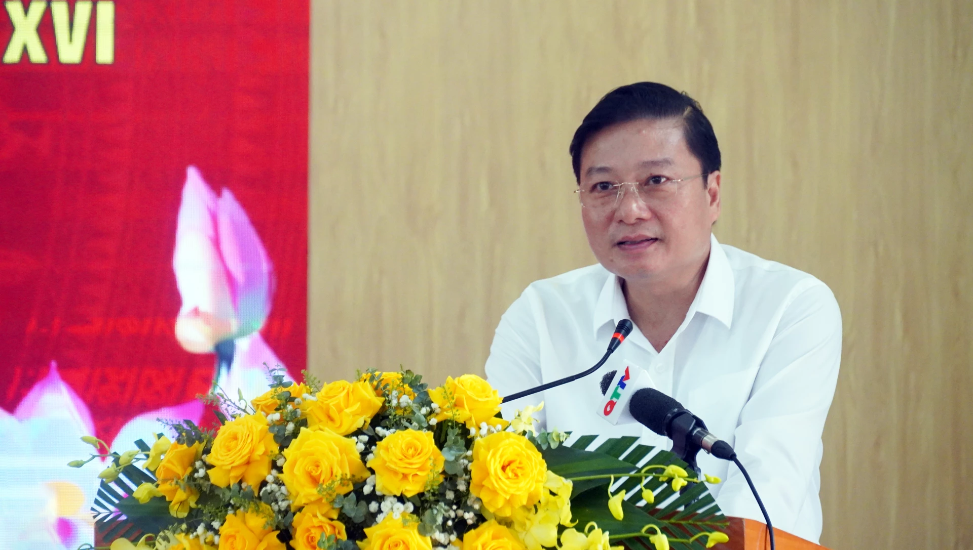 Ông Lê Hồng Vinh, Phó Bí thư Tỉnh ủy, Bí thư Đảng ủy UBND tỉnh, Chủ tịch UBND tỉnh, ứng của đại biểu HĐND tỉnh nhiệm kỳ 2026-2031 trình bày CTHĐ - Ảnh: N.M