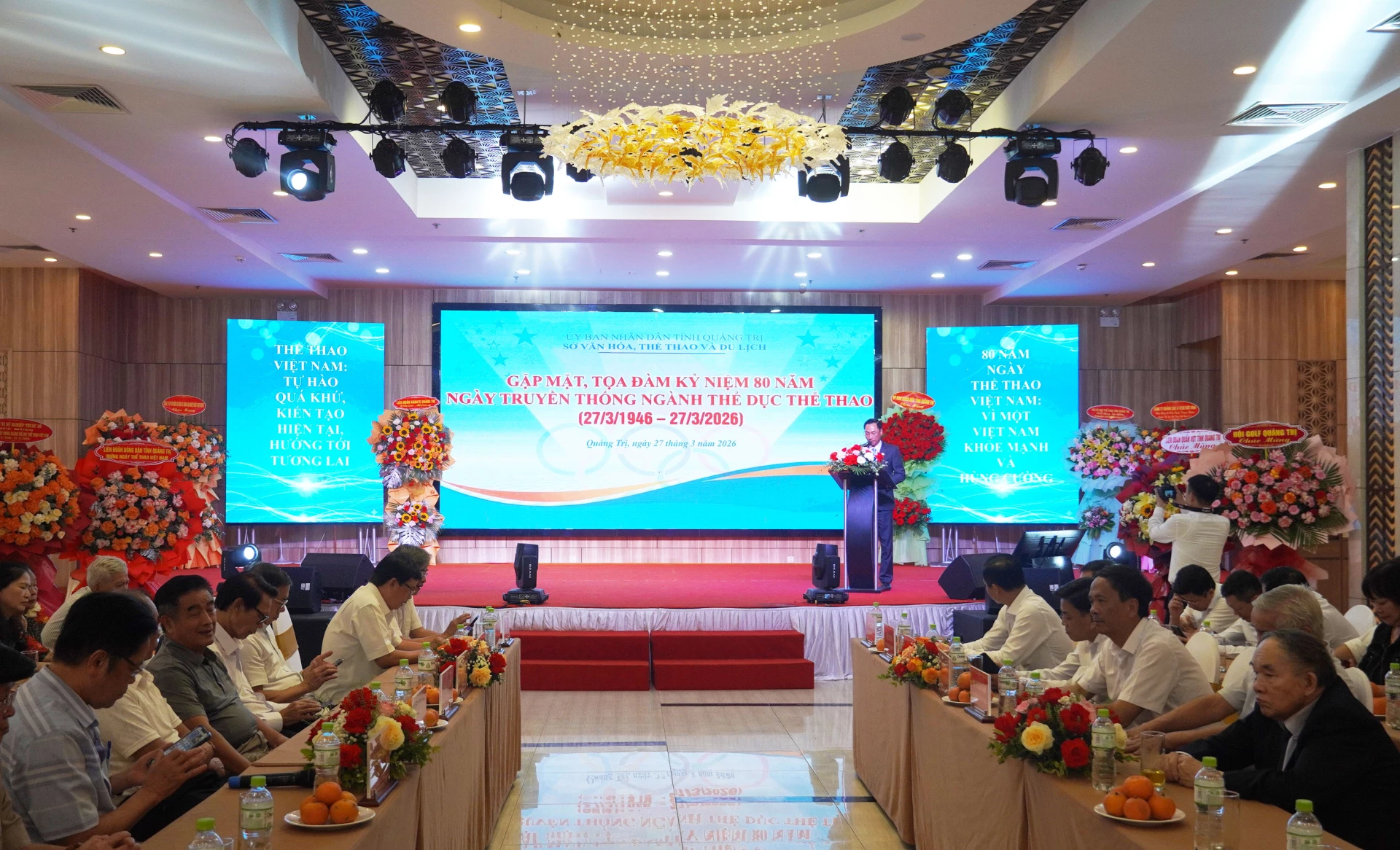 Quang cảnh buổi gặp mặt, toạ đàm - Ảnh: Nh. V