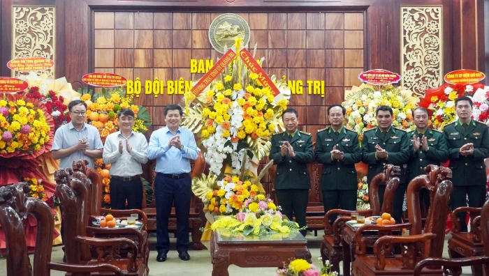 Đồng chí Phó Bí thư Thường trực Tỉnh ủy thăm, chúc mừng Bộ đội Biên phòng nhân Ngày truyền thống