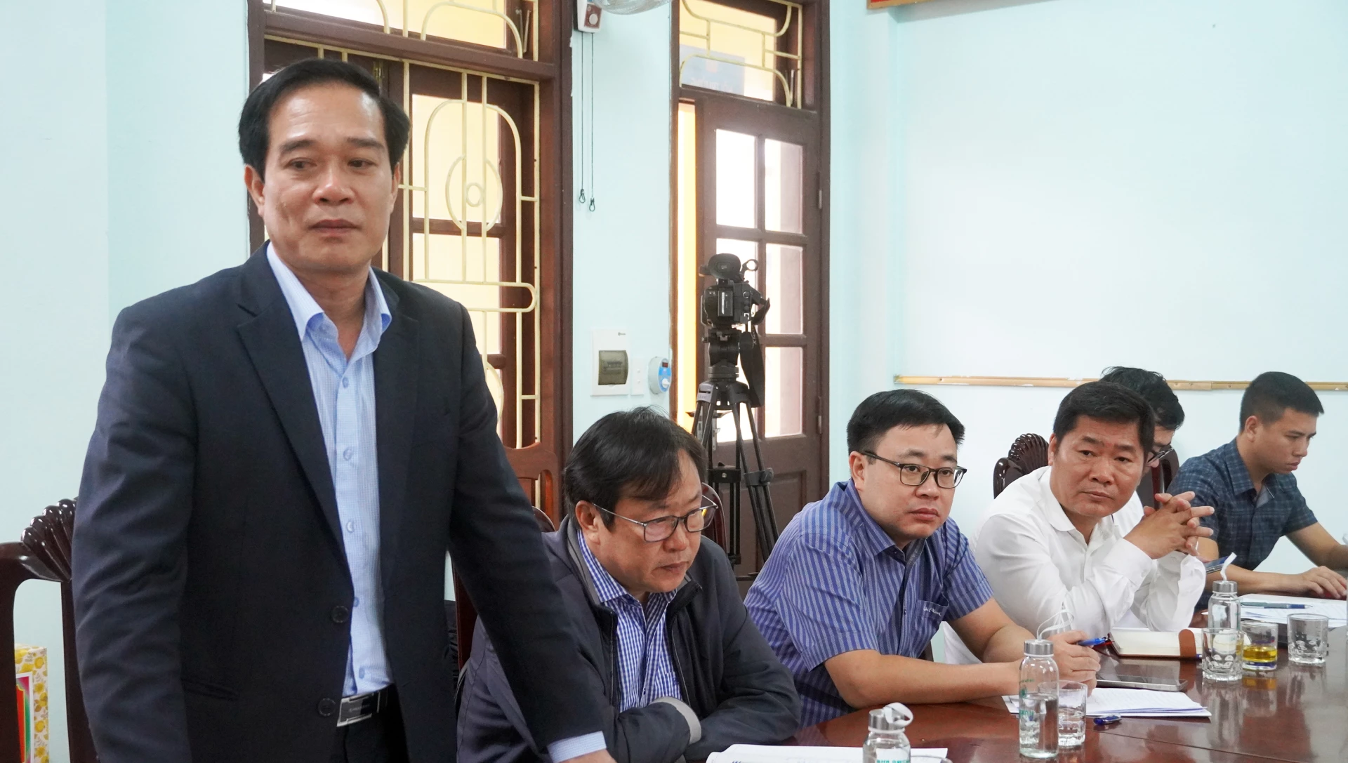 Đại biểu thảo luận tại buổi làm việc - Ảnh: N.M