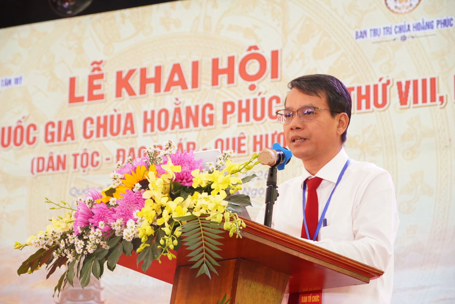 Đại diện lãnh đạo UBND xã Tân Mỹ phát biểu tại lễ hội - Ảnh: HL

