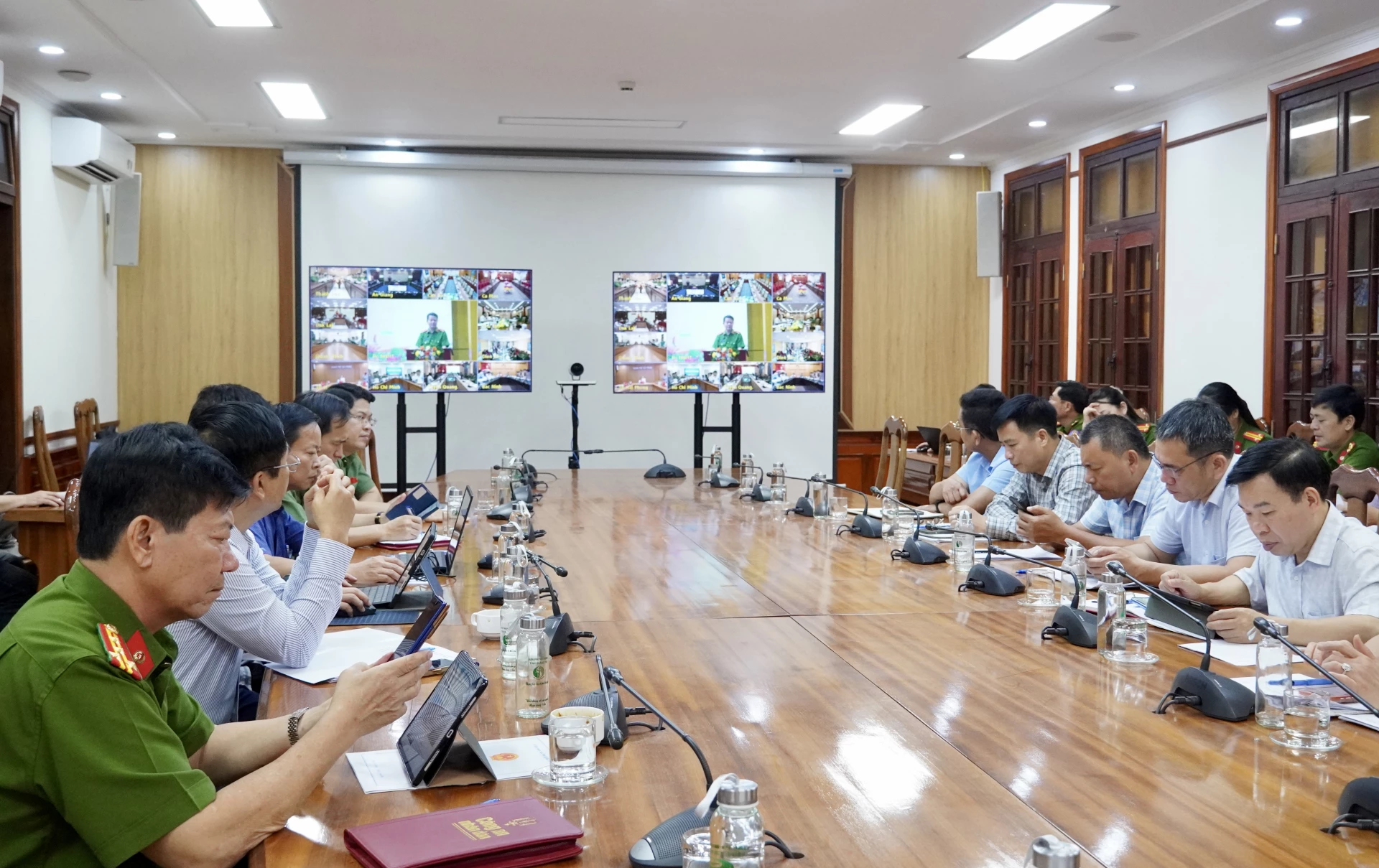 Các đại biểu dự hội nghị tại điểm cầu QuảngTrị - Ảnh: H.N