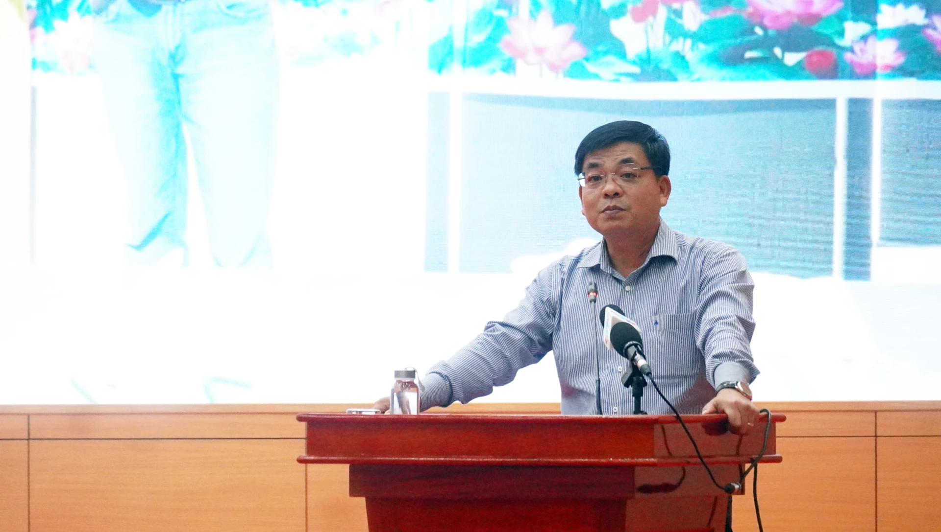 Đại biểu thảo luận tại hội nghị - Ảnh: N.M