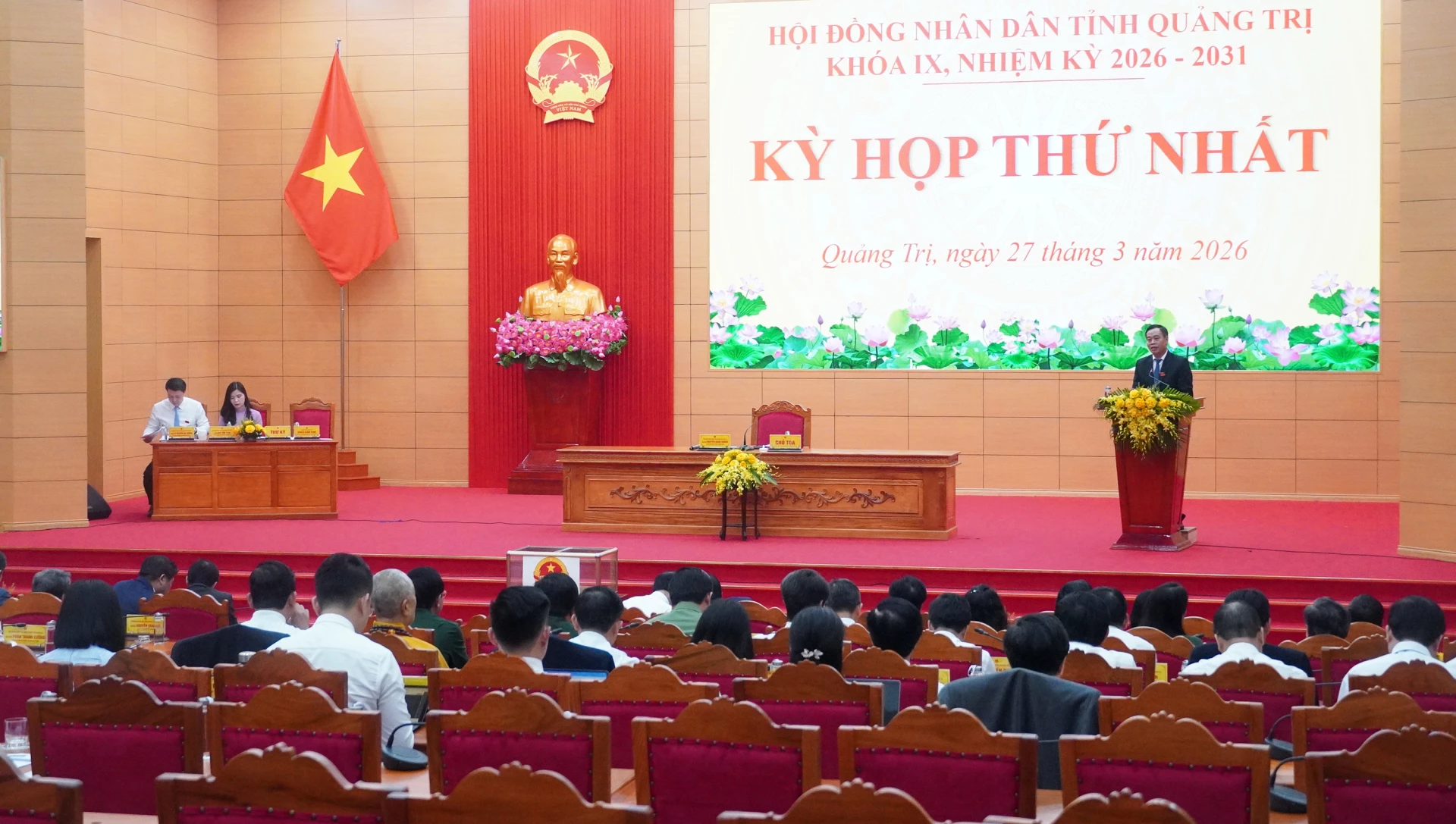 Quang cảnh kỳ họp - Ảnh: N.M