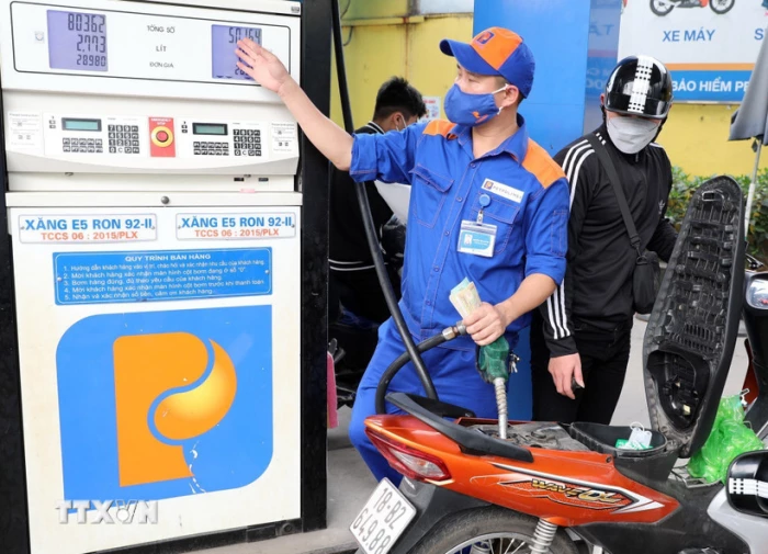 Quyết định bổ sung 8.000 tỉ đồng tạm ứng cho Quỹ bình ổn giá xăng dầu