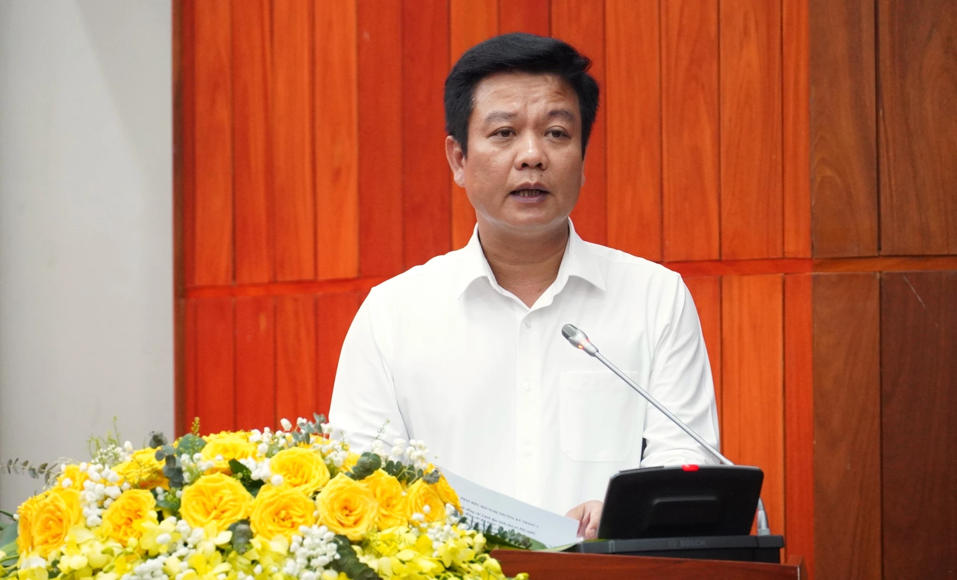 Lãnh đạo Sở Nông nghiệp và Môi trường phát biểu tại hội nghị - Ảnh: Q.V