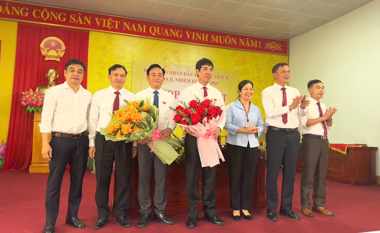 HĐND xã Đông Trạch bầu các chức danh chủ chốt của HĐND và UBND xã nhiệm kỳ 2026 - 2031 bảo đảm đúng quy trình, dân chủ, công khai - Ảnh: Thùy Trang