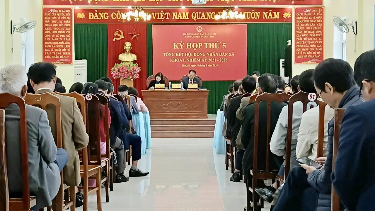 Quang cảnh kỳ họp.-Ảnh T.A

