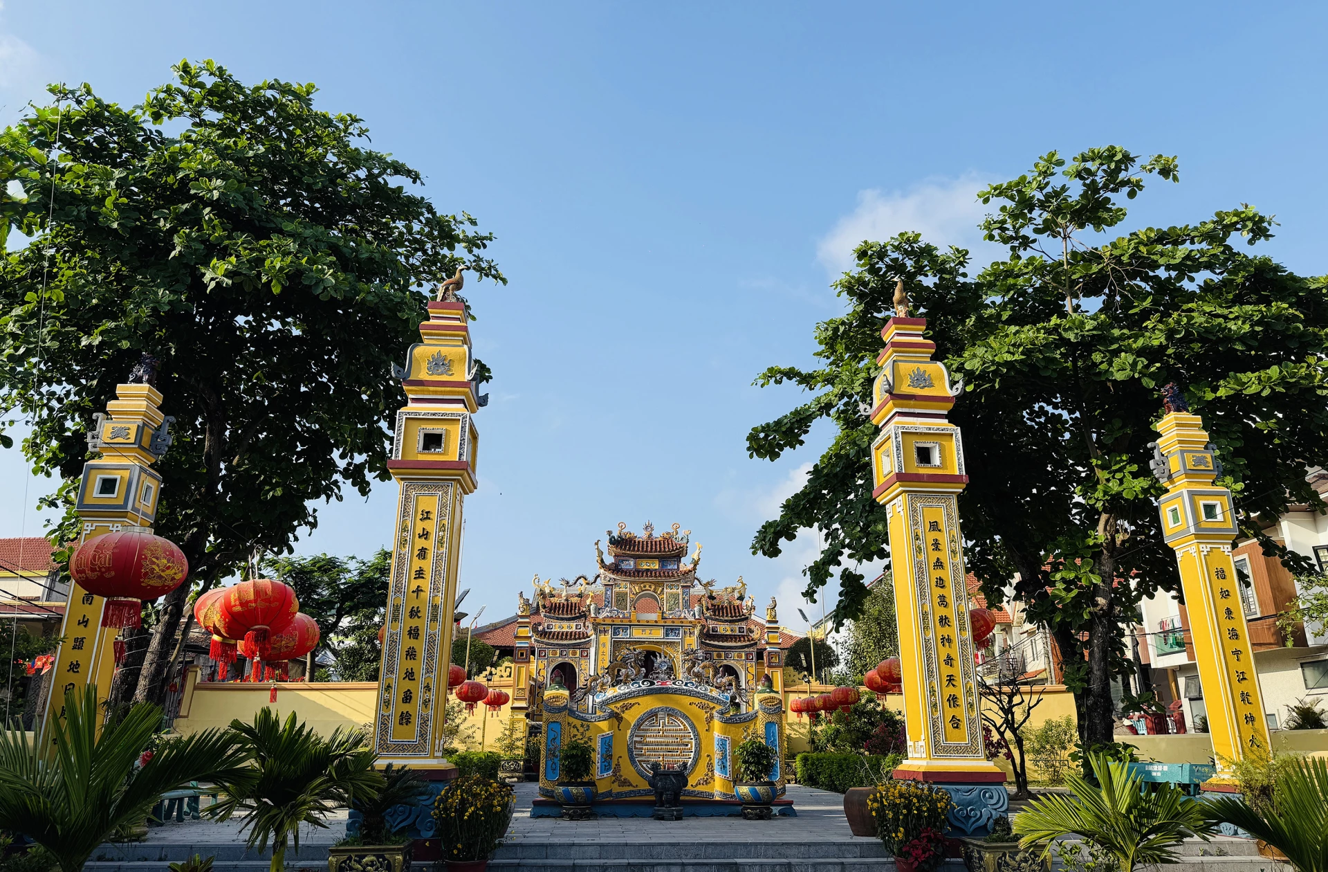 Di tích lịch sử cấp Quốc gia đình làng Lý Hòa - Ảnh: D.H