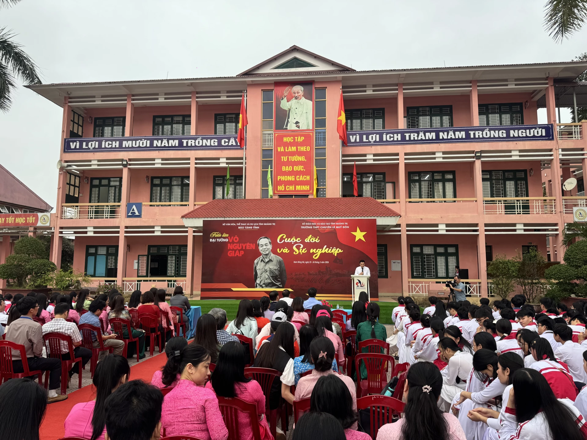 Quang cảnh lễ khai mạc triển lãm- Ảnh: Mai Linh