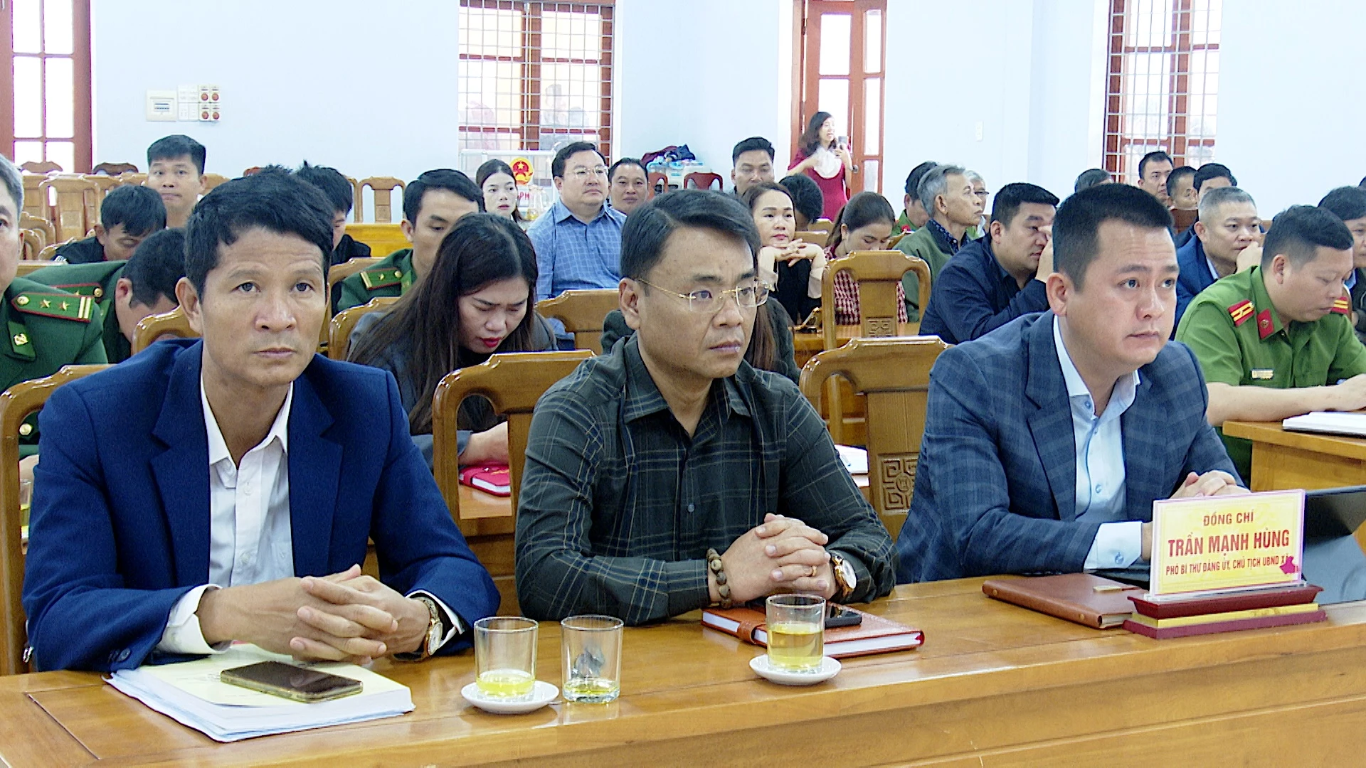 Cử tri xã Kim Điền lắng nghe chương trình hành động của các ứng cử viên đại biểu Hội đồng nhân dân tỉnh Quảng Trị nhiệm kỳ 2026 – 2031 - Ảnh: Quang Ngọc.