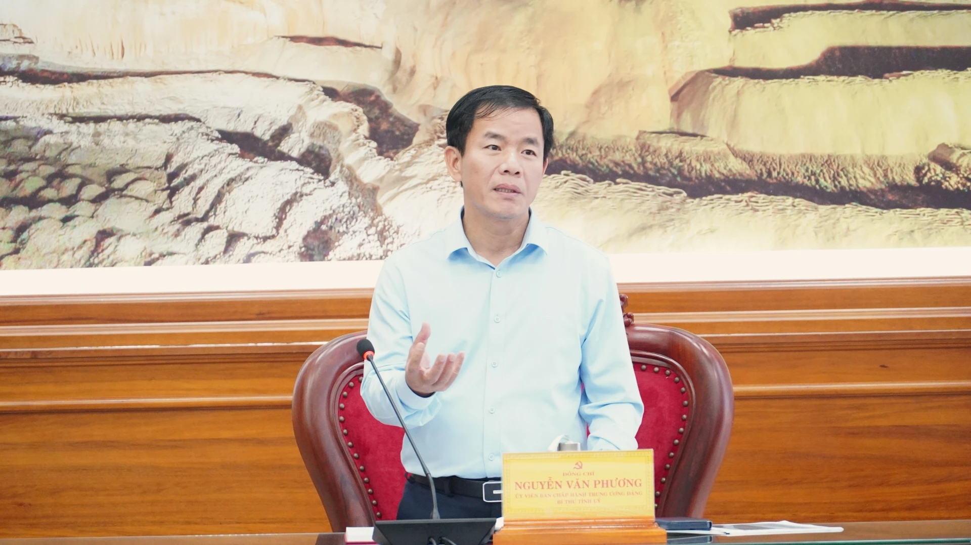 Đồng chí Nguyễn Văn Phương, Bí thư Tỉnh ủy nhấn mạnh phát triển khu vực bãi biển Nhật Lệ trở thành điểm đến hấp dẫn du khách - Ảnh: QV