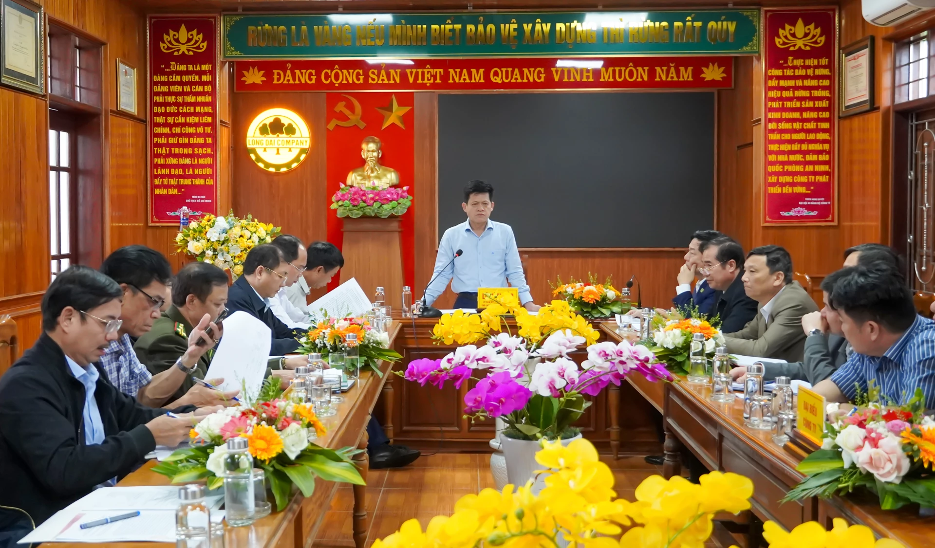 Đồng chí Phó Chủ tịch UBND tỉnh Lê Văn Bảo phát biểu kết luận tại buổi làm việc - Ảnh: N.H

