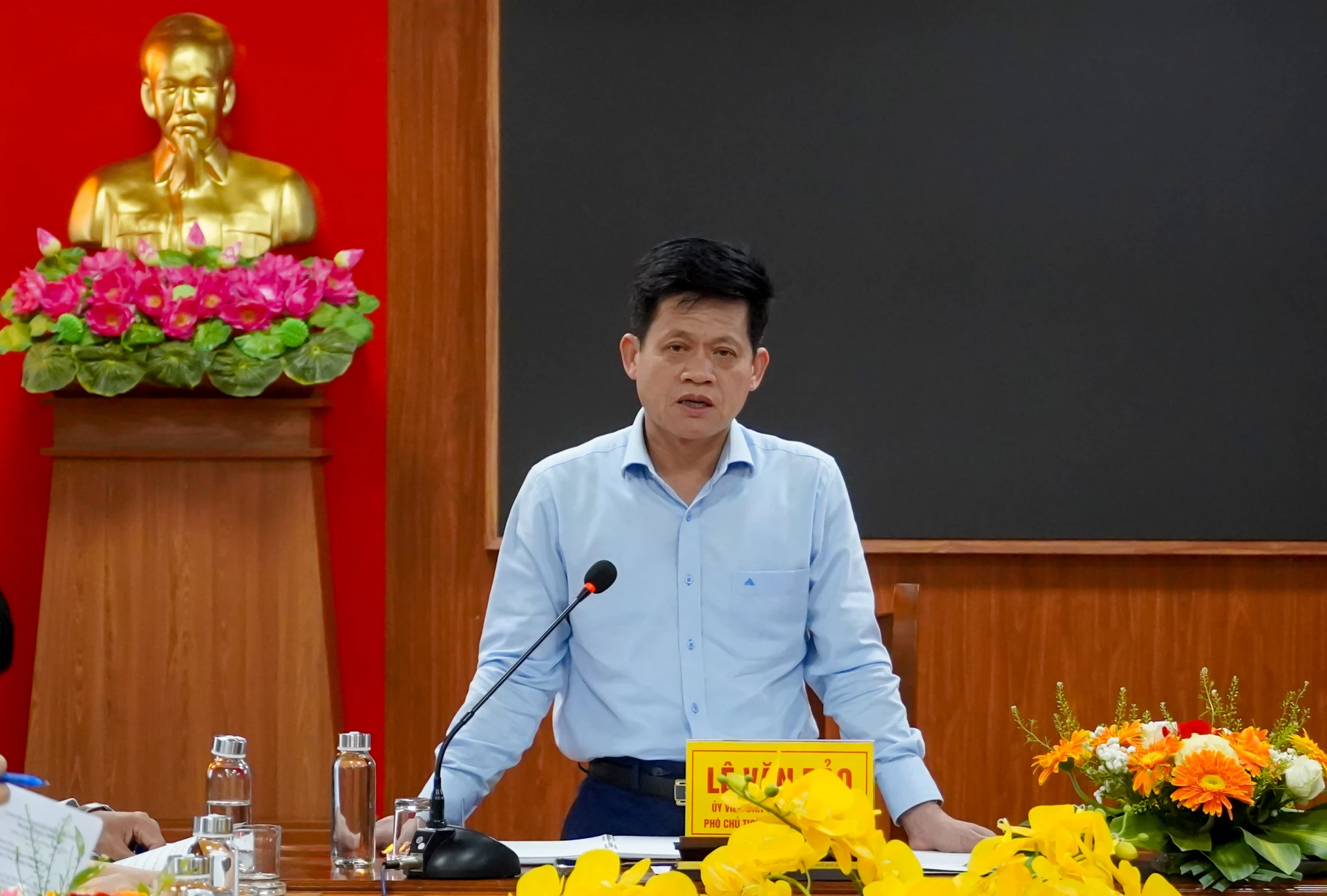 Đồng chí Phó Chủ tịch UBND tỉnh Lê Văn Bảo đặt vấn đề tại buổi làm việc - Ảnh: N.H

