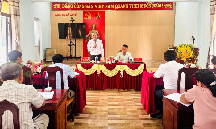 Tạo chuyển biến từ công tác giáo dục chính trị, tư tưởng