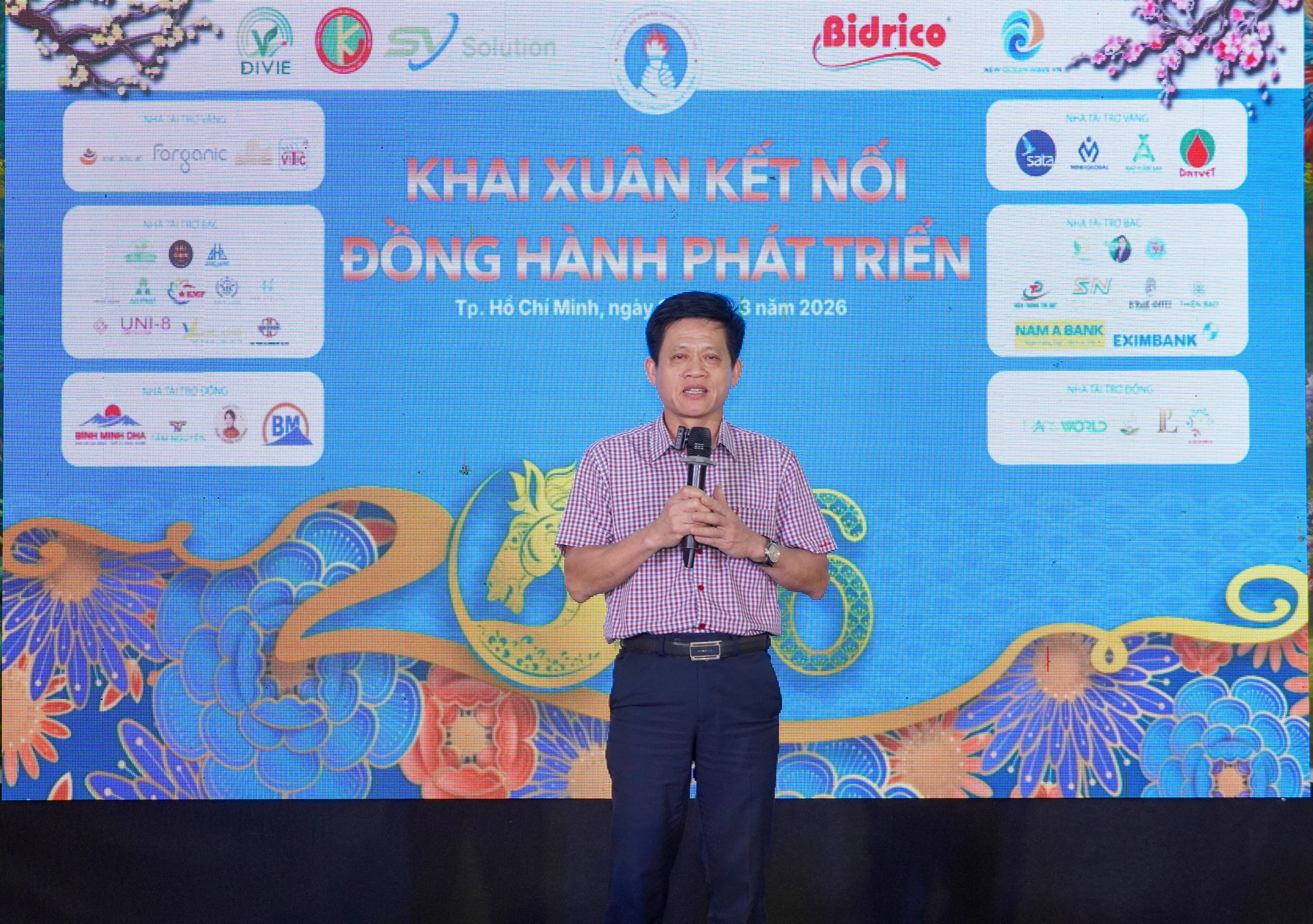 Phó Chủ tịch UBND tỉnh Lê Văn Bảo phát biểu tại lễ khai mạc - Ảnh: N.H