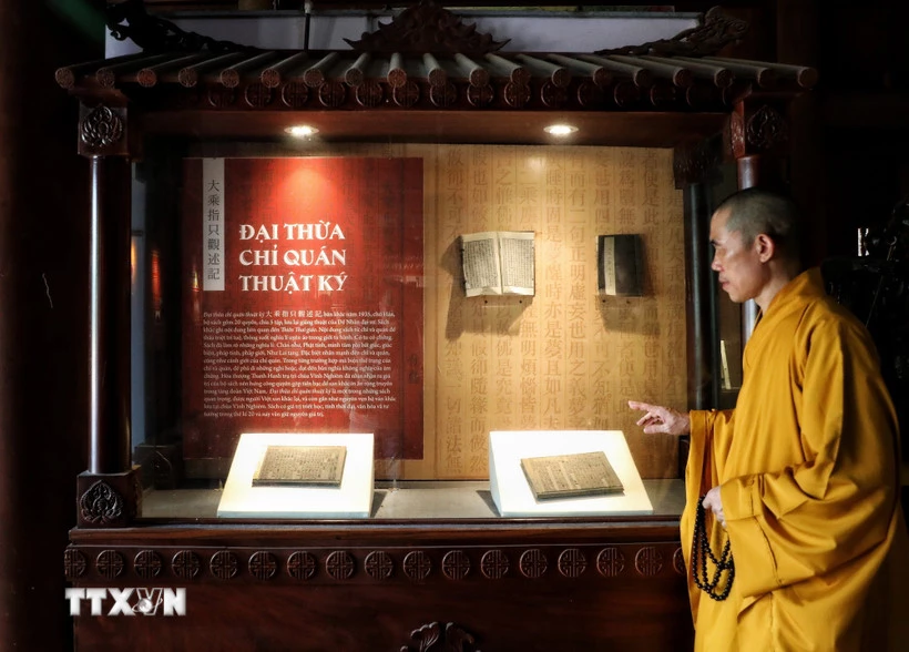 Chùa Vĩnh Nghiêm hiện lưu giữ 3.050 mộc bản có giá trị trên nhiều lĩnh vực được khắc bằng gỗ thị. (Ảnh: Danh Lam/TTXVN)