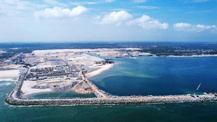 Mùa xuân trên đại công trình hướng biển