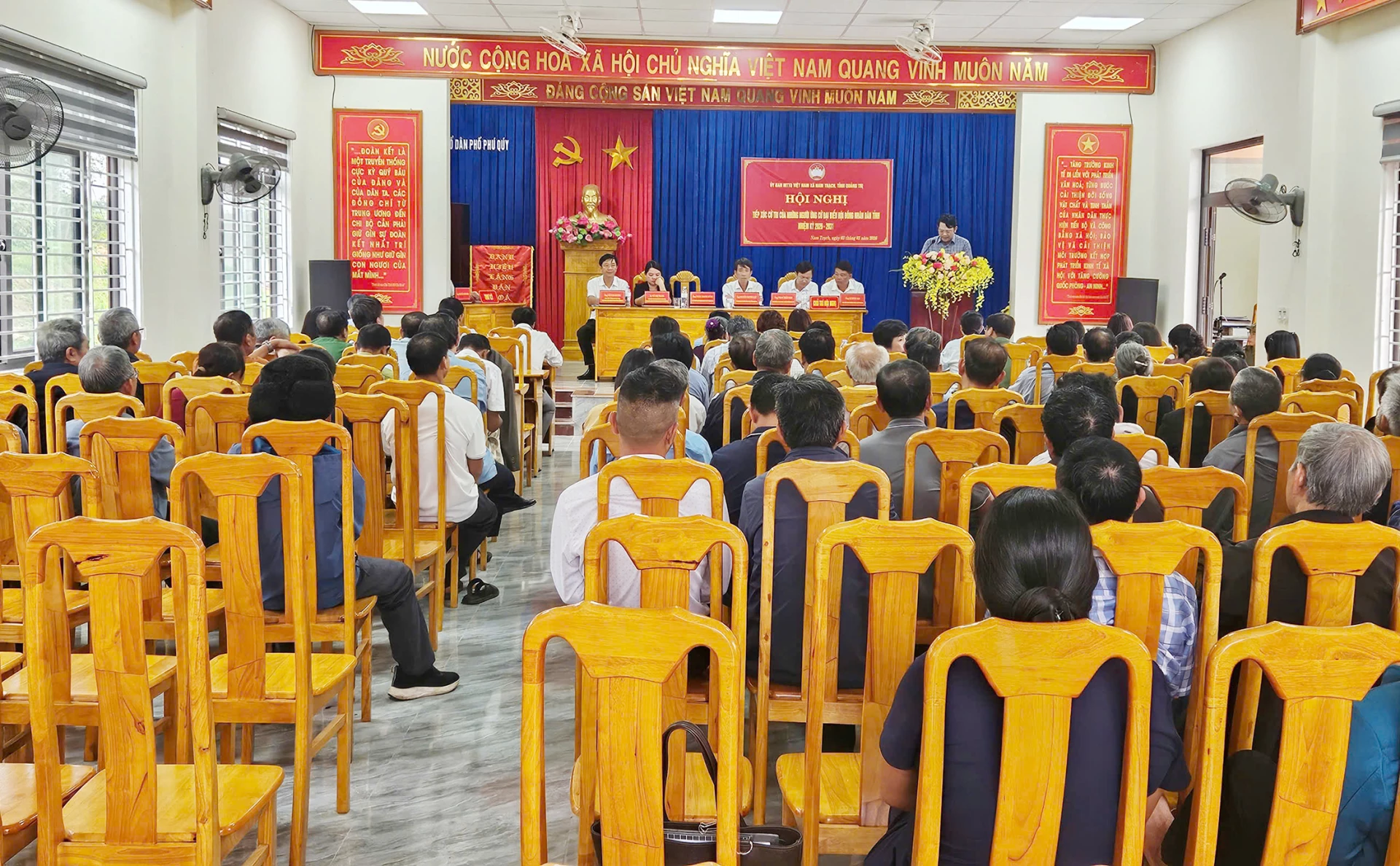 Hội nghị tiếp xúc cử tri những người ứng cử đại biểu HĐND tỉnh, nhiệm kỳ 2026-2031 tại xã Nam Trạch-Ảnh: L.M