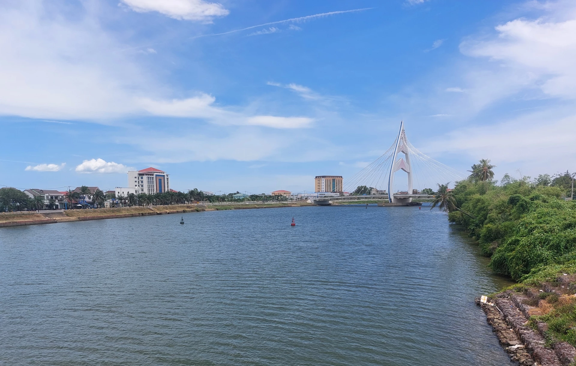 Sông Hiếu qua phường Đông Hà - N.T.H