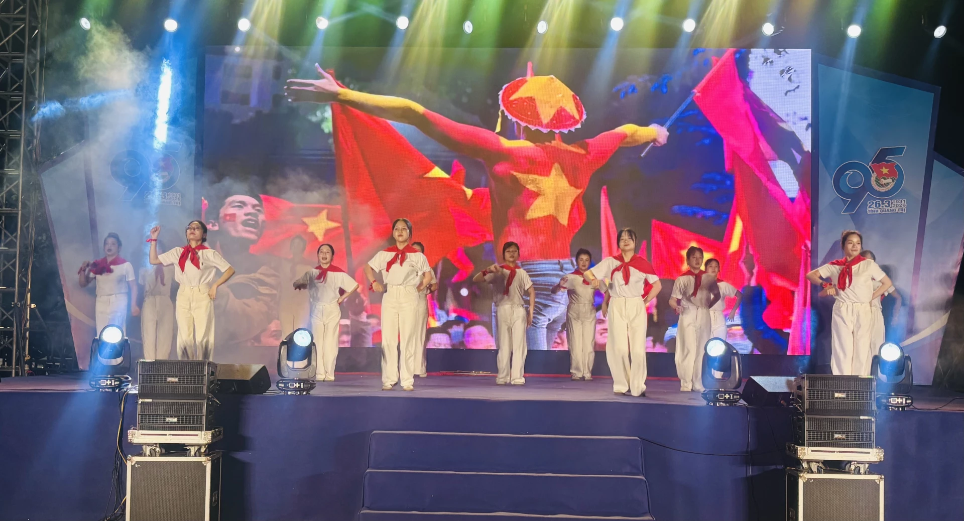 Phần thi nhảy hiện đại tập thể sôi động, thể hiện sức trẻ đoàn viên, thanh niên - Ảnh: K.H