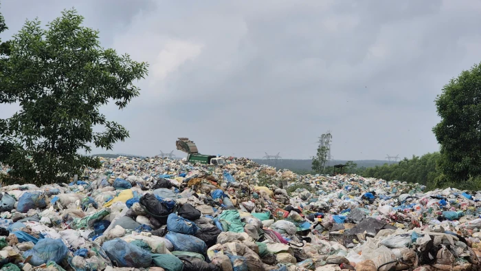 Nỗi lo ô nhiễm từ bãi rác quá tải