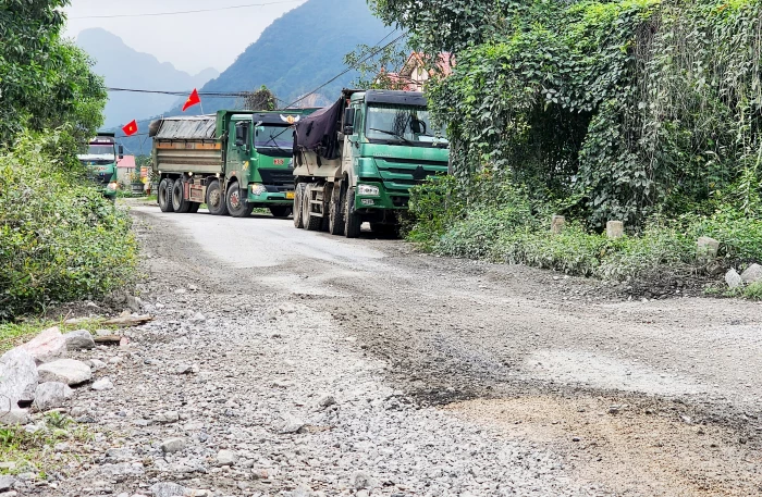 Chiến khu Rào Trù... đường giao thông bị 'băm nát'