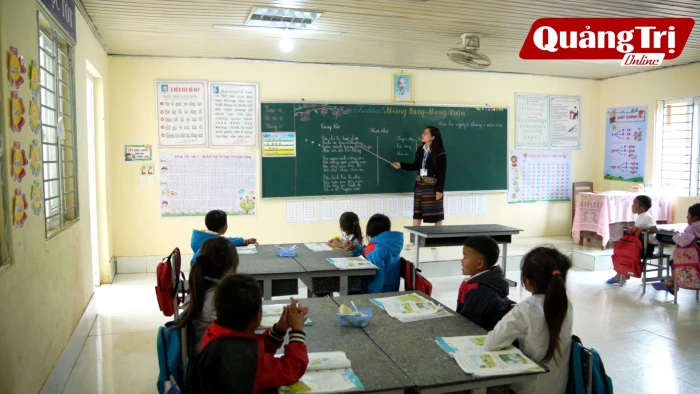 Giáo viên đồng bào thắp sáng tri thức vùng cao