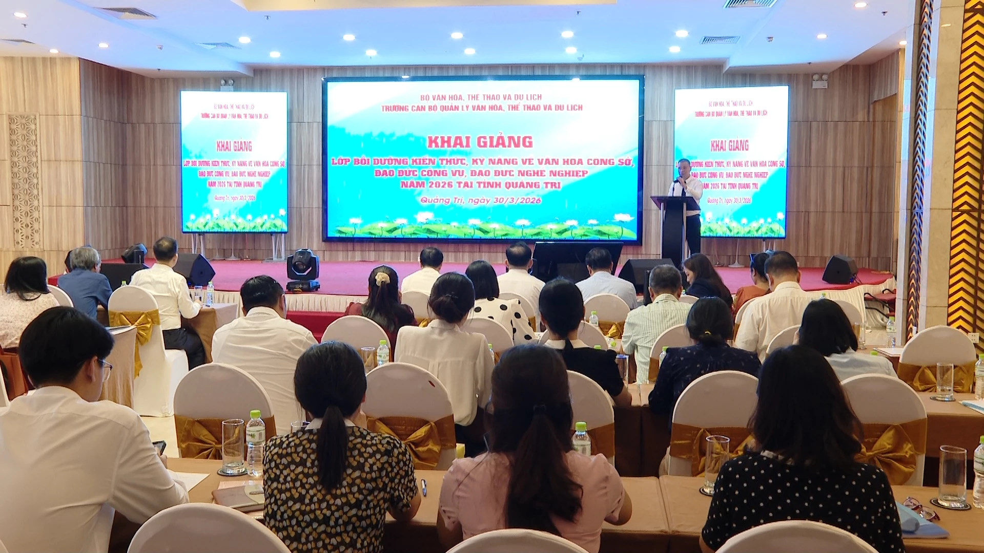 Quang cảnh buổi khai giảng - Ảnh: LT