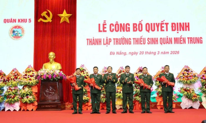 Công bố quyết định thành lập Trường Thiếu sinh quân miền Trung
