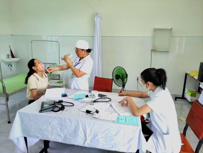 Phòng khám '0 đồng': Nơi tình người tỏa sáng