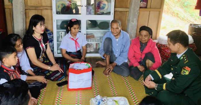 Điểm tựa pháp luật nơi biên cương