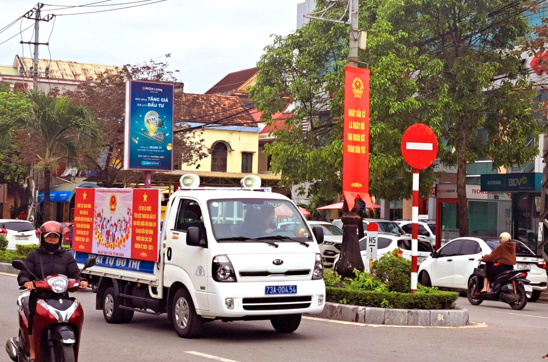 an tỏa không khí phấn khởi, dân chủ hướng tới ngày hội lớn của toàn dân