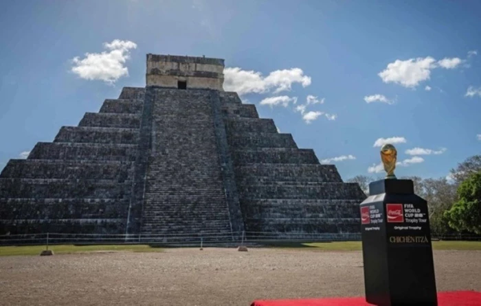 World Cup 2026: Mexico giới thiệu cúp vàng tại kỳ quan Chichén Itzá