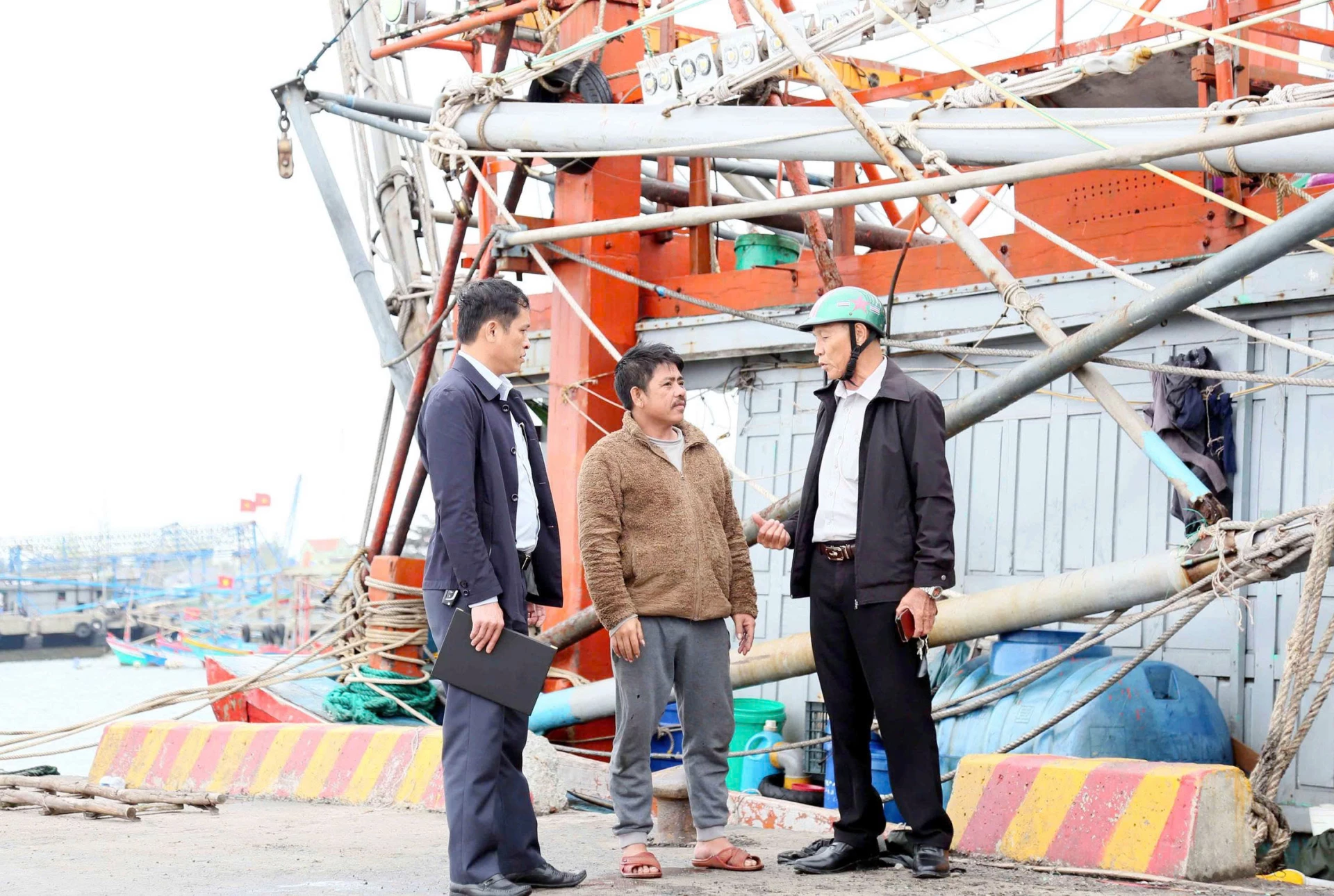 Những lá phiếu trở về từ khơi xa