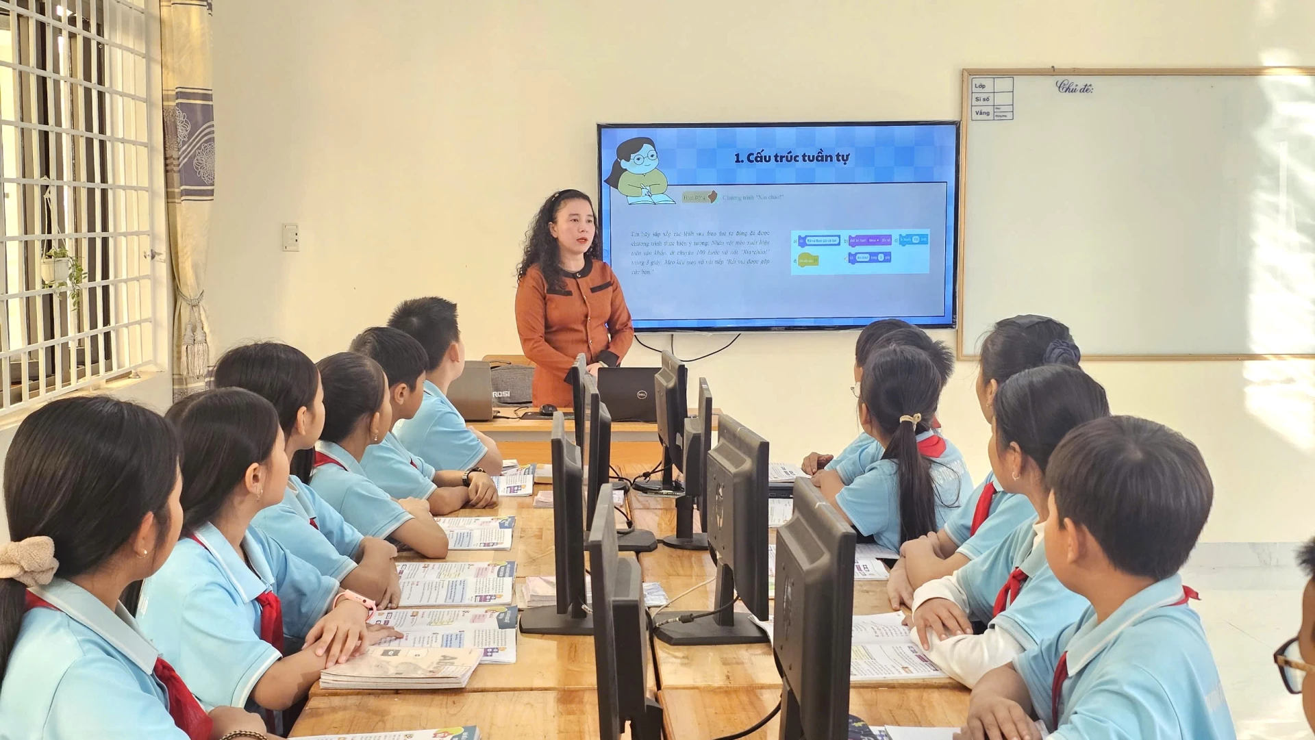 Nhiều trường học trên địa bàn tỉnh Quảng Trị đầu tư đồng bộ cơ sở hạ tầng để ứng dụng công nghệ vào giảng dạy - Ảnh: L.T