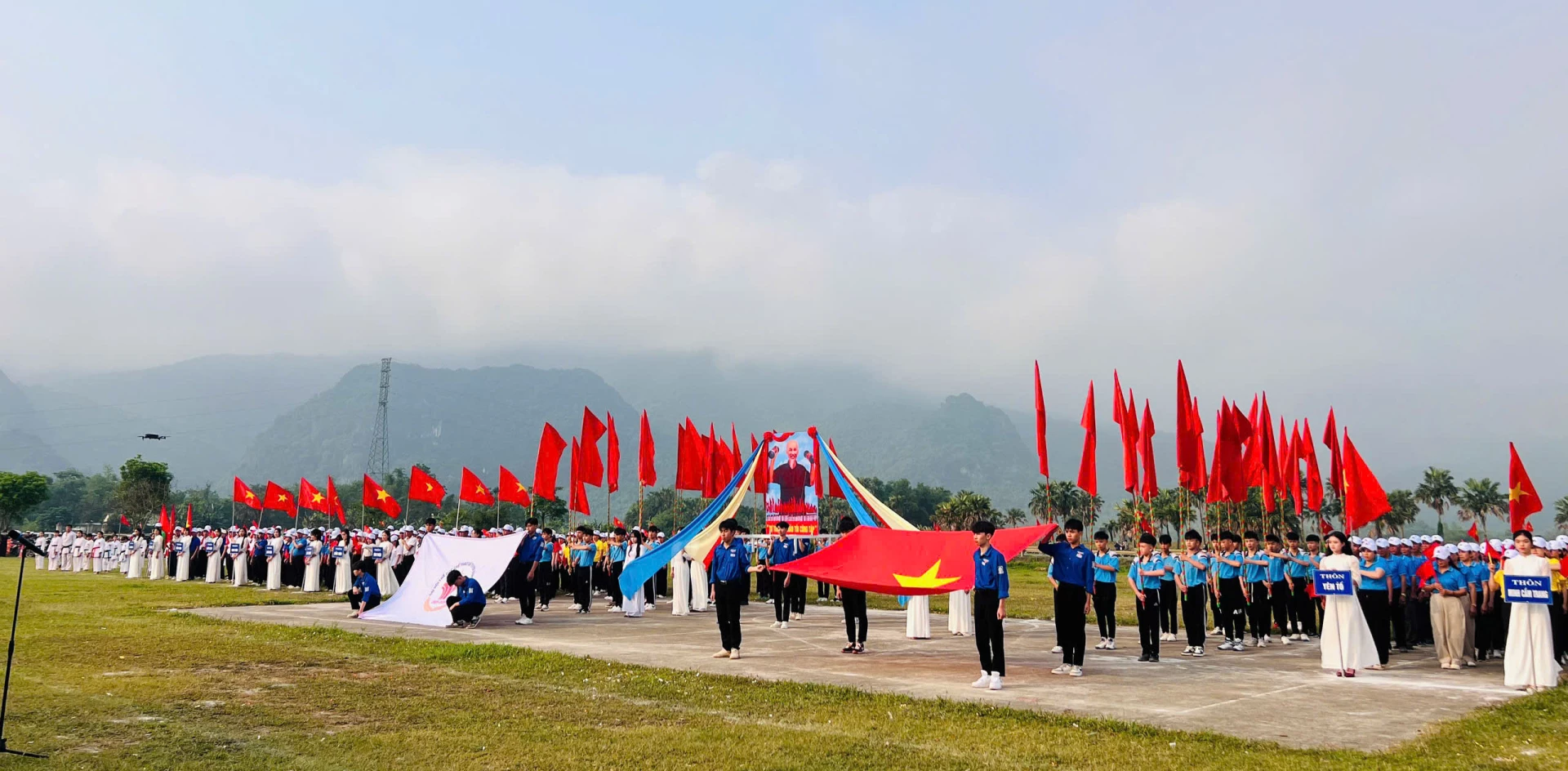 Quang cảnh lễ khai mạc - Ảnh: H.P