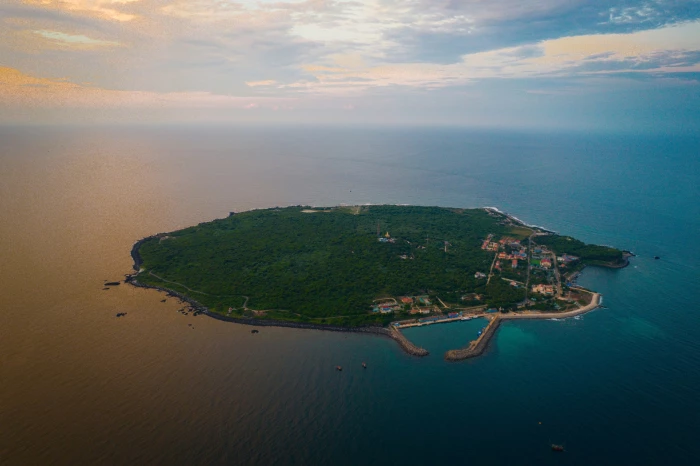 Khi cả hệ thống chính trị cùng làm du lịch