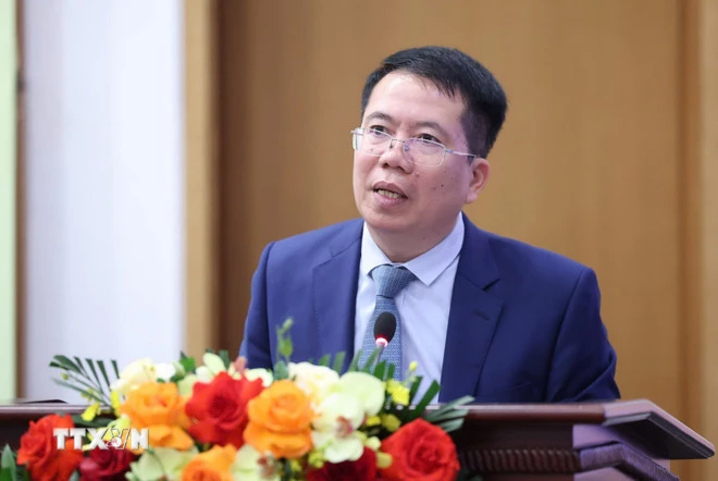 Phó Chủ nhiệm Văn phòng Quốc hội Nguyễn Văn Hiển thông tin tóm tắt về dự kiến chương trình Kỳ họp thứ nhất. (Ảnh: TTXVN phát)