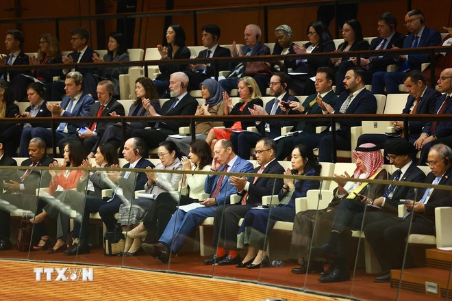 Đại biểu quốc tế tham dự khai mạc kỳ họp thứ Nhất, Quốc hội khóa XVI. (Ảnh: Dương Giang/TTXVN)